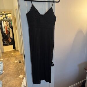 NWT Banana Republic size 10 black pleated midi dress